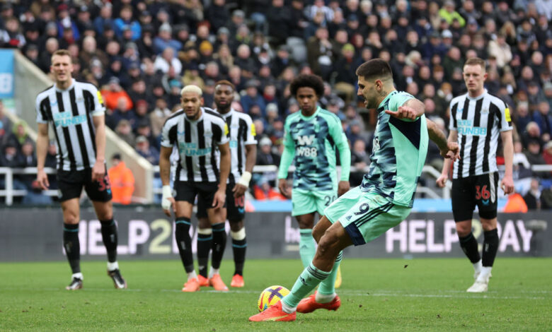 ألكسندر متروفيتش (فولهام - نيوكاسل يونايتد) المصدر: Gettyimages