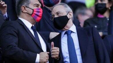 بيريز رئيس ريال مدريد وخوان لابورتا رئيس برشلونة (المصدر:Gettyimages)