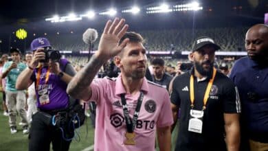 ليونيل ميسي - حارسه الشخصي ياسين تشويكو