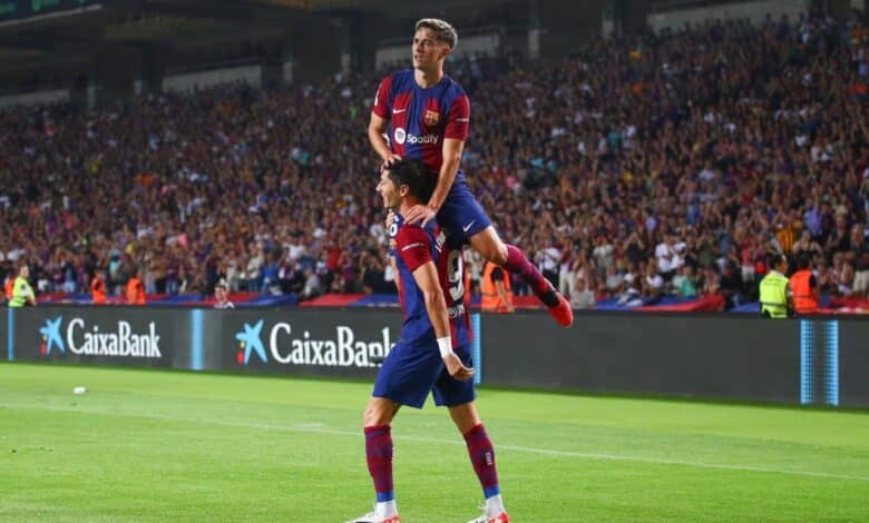 روبرت ليفاندوفسكي - بابلو جافي - برشلونة (المصدر:Gettyimages)