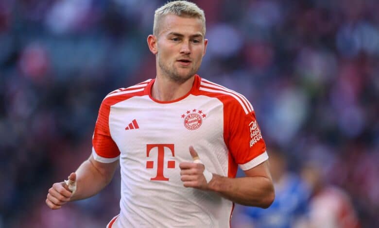 ماتياس دي ليخت - بايرن ميونخ