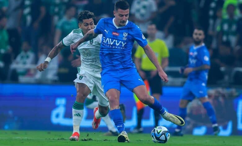 غيابات الهلال