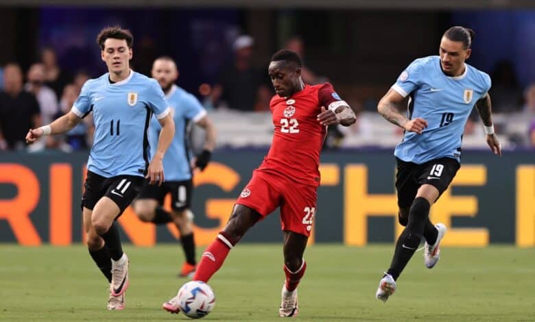 أوروجواي ضد كندا