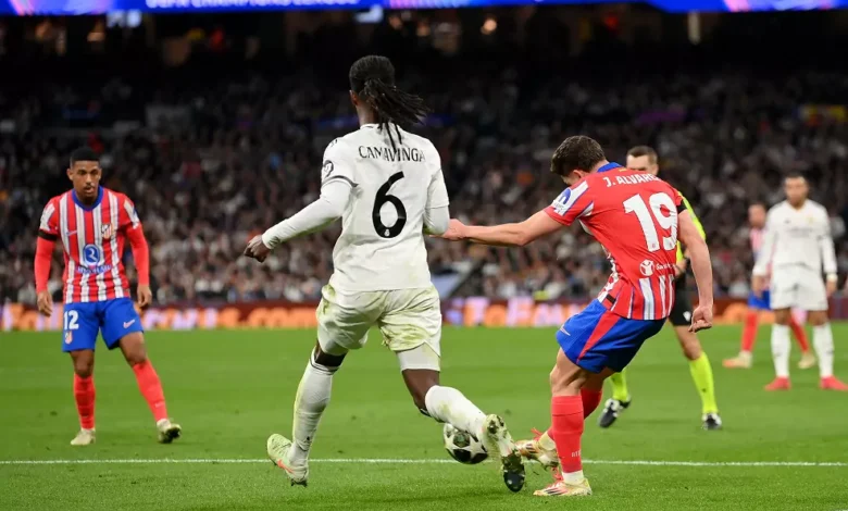 جوليان ألفاريز - إدواردو كامافينجا - أتلتيكو مدريد - ريال مدريد (المصدر:Gettyimages)