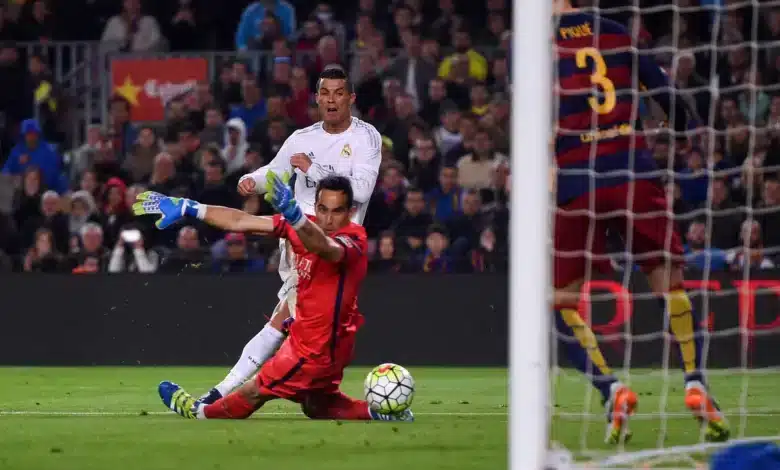 في مثل هذا اليوم.. رونالدو يكتب الصمت على 90 ألف مشجع لبرشلونة