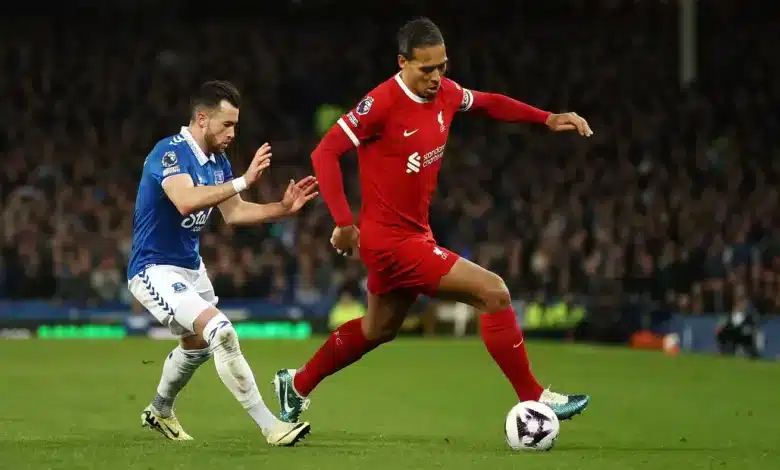 فيرجيل فان دايك - ليفربول - إيفرتون تشكيل ليفربول ضد إيفرتون بالجولة 30 في الدوري الإنجليزي