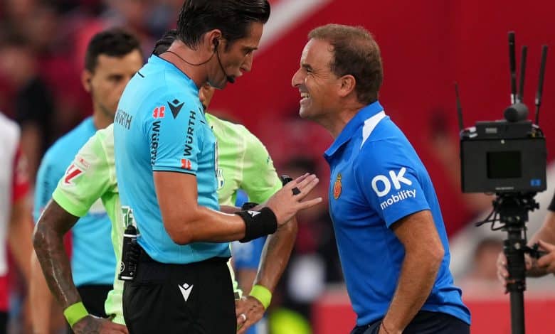 مباراة برشلونة ضد مايوركا - الحكم خوسيه لويس مونويرا - المصدر (Getty images)