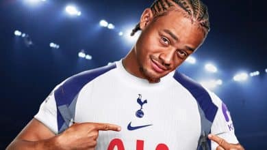 تشافي سيمونز لاعبًا لـ توتنهام هوتسبير