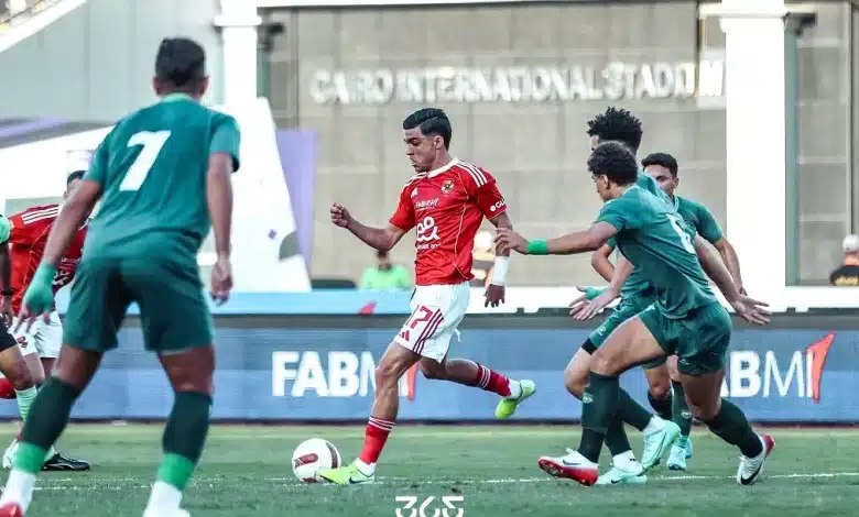ما القناة الناقلة لمباراة الأهلي ضد المصري وأين تشاهد الدوري المصري مجانًا؟