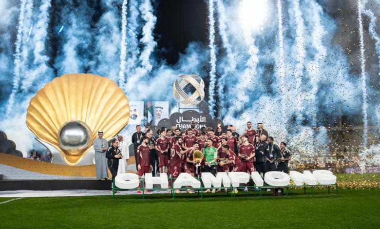 تتويج الوحدة بدرع التحدي- المصدر: حساب رابطة المحترفين الإماراتية