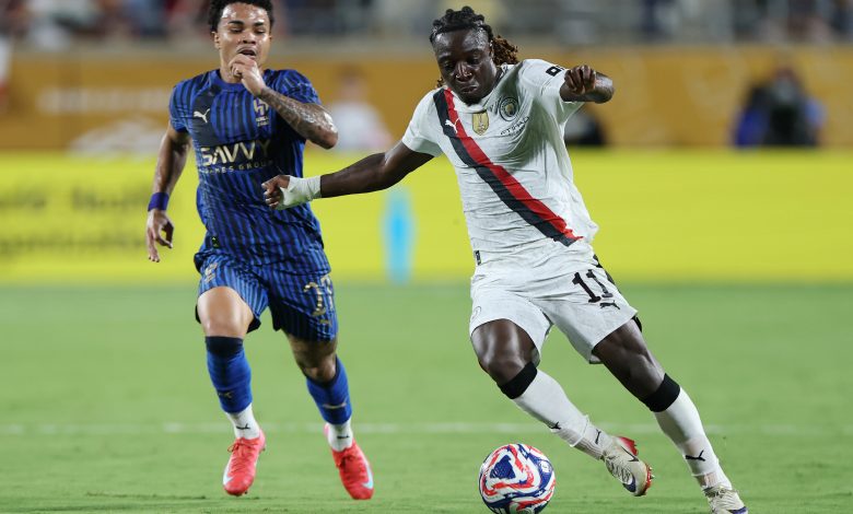 كايو سيزار - دوكو الهلال ضد مانشستر سيتي Getty) Images)