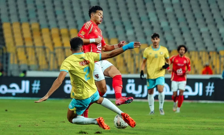 ما القناة الناقلة لمباراة الأهلي ضد الإسماعيلي وأين تشاهد الدوري المصري مجانًا؟