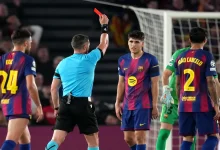 طرد كوبارسي من مباراة برشلونة ضد أتلتيكو مدريد.. (المصدر: Getty images)