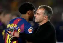 هالنز فليك مدرب برشلونة مع لامين يامال نجم الفريق