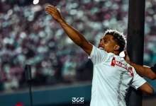 خوان بيزيرا يحتفل مع جماهير الزمالك بلقب الدوري المصري