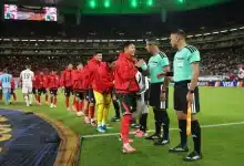 الحكم أيمن عمر في مباراة كوريا الجنوبية والتشيك