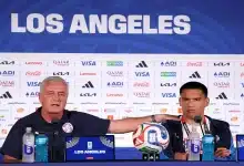 دموع جوميز لاعب باراجواي في المؤتمر الصحفي