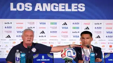 دموع جوميز لاعب باراجواي في المؤتمر الصحفي