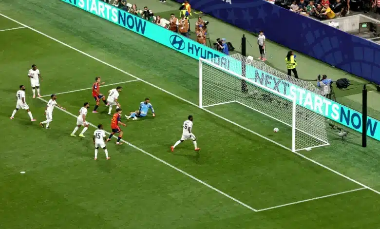 من مباراة منتخب إسبانيا ضد منتخب السعودية