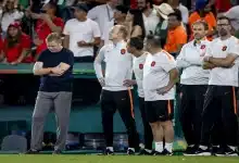 حزن رونالد كومان والجهاز الفني لمنتخب هولندا