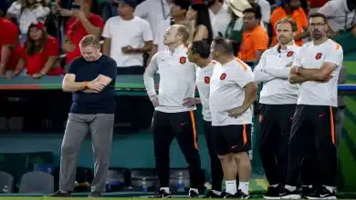 حزن رونالد كومان والجهاز الفني لمنتخب هولندا