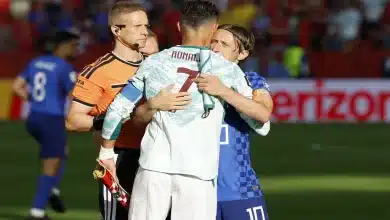 كريستيانو رونالدو يعانق لوكا مودريتش