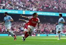 احتفال ريكاردو كالافيوري بهدفه ضد مانشستر سيتي